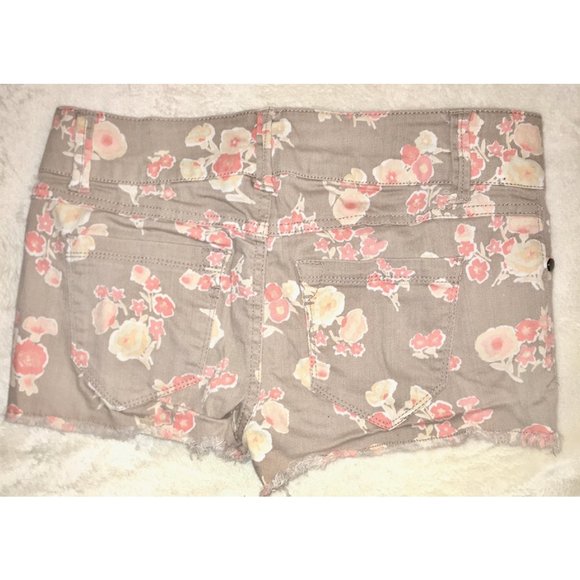 Forever 21 - 21 Denim Flowered Shorts - Multicolor - Picture 2 of 3